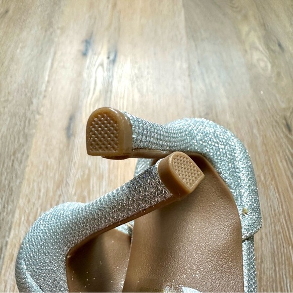 NWT Dream Pairs Silver Pumps Oppointed Lacey Pointed Toe Shoes w/Ankle Strap - 8 - Picture 4 of 16